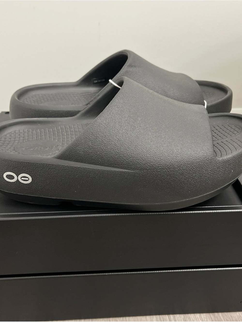 Oofos Ooahh plus + black slides sandals women’s size 7 men’s 5 new without tags